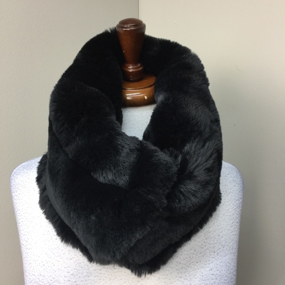 Zara Accessories - NWT Zara Black Faux Fur Reversible Scarf
